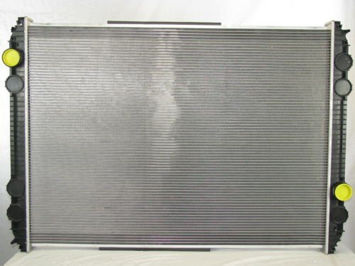 Radiator Plastic Tank Aluminum Core Freghtliner Columbia, Century ,Coronado 2000-2007