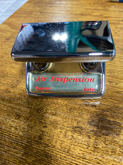 Chrome Plastic Axle/Differential Switch Guard With Glossy Sticker For 1990-2010 Freightliner Classic