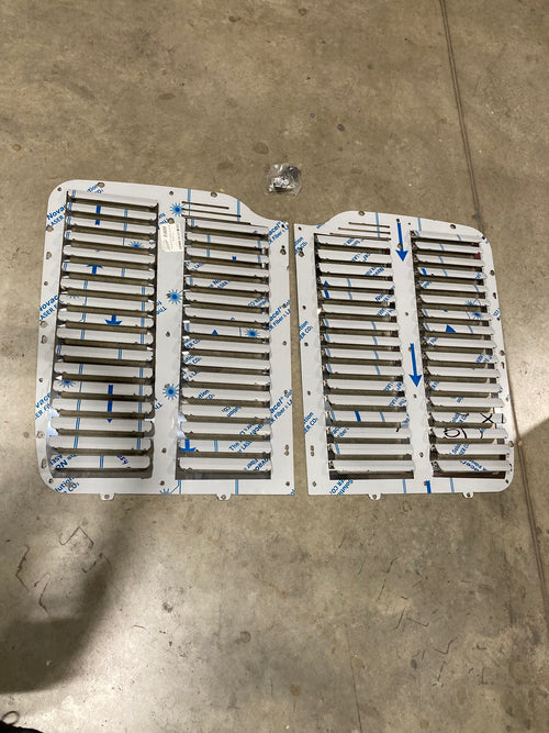 Grill Fits Peterbilt 587 W/16 Louvers S.S. (Grill Only NO Surround)