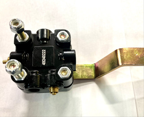 Cab Leveling Valve, Barksdale Style International & Peterbilt, 1/4" NPT Ports