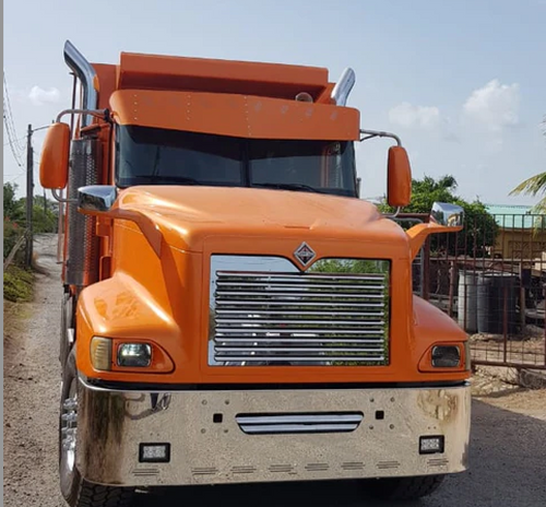 Grille Fits International 9200 & 9400i W/ Louvers S.Steel