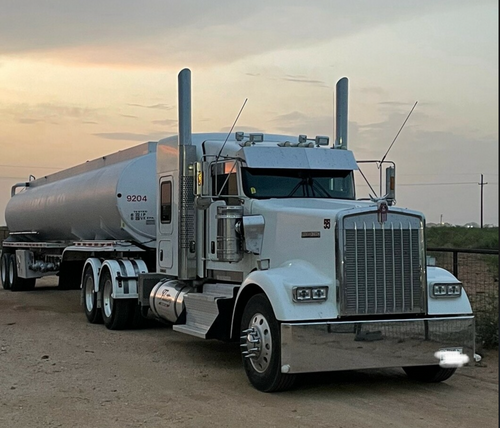 18” Freightliner Classic Mitered Bumper  Fits 1994 – 2003  10 Gauge Chrome Plated Carbon Steel