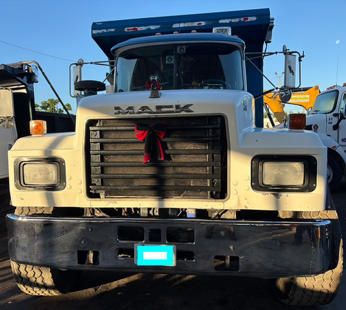 16" Mack RD 688 & RD 690, Tow, and Vent holes  ( No fog Light Hole )