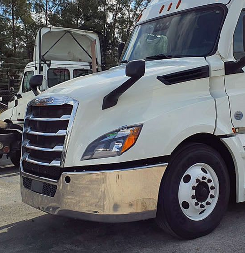 Bumper Freightliner Cascadia 2018+ Clad W/o Fog Light (No Brackets)