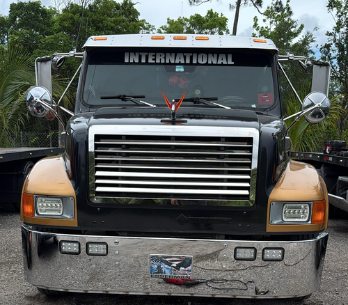 16" Bumper Chrome International 4700 W.Around W/Bolt Holes & Tow Hole