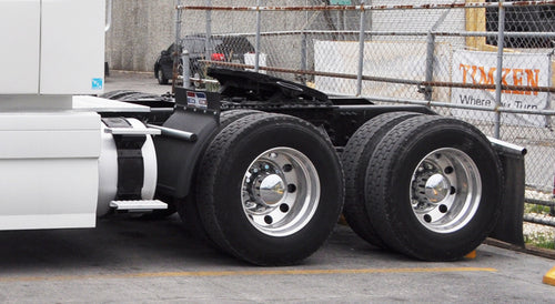 Quarter Fender Pair in Plastic Polyethylene, 24’’ X 24" Volvo & Freightliner