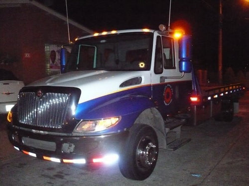 Headlight fits International 4100, 4200, 4300, 4400, 8500, 8600 fits 2003-2015