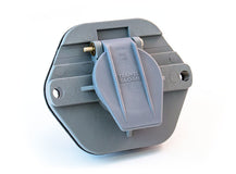 7-Way Receptacle, Split Pin, 20A Circuit Breakers