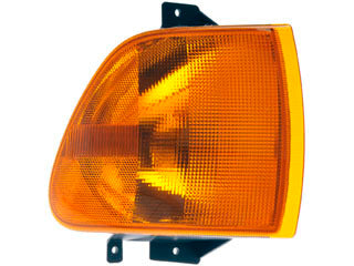 Marker Lamp Assembly fits Sterling A/At 9500 & L8500/L9500 Years 96-05 Passenger Side