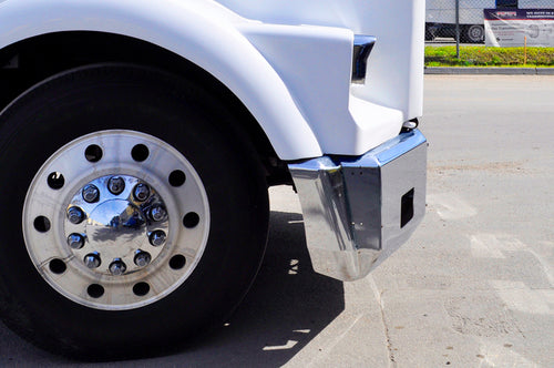 18” Chrome Bumper (Kenworth T800 2003-1986) Aero, W/ 4 Mounting Bolts, Tow & Fog Light Holes