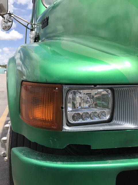 Turn Signal Lamp Amber fits International 4700, 4900, 9400 Passenger Side 1990-2004