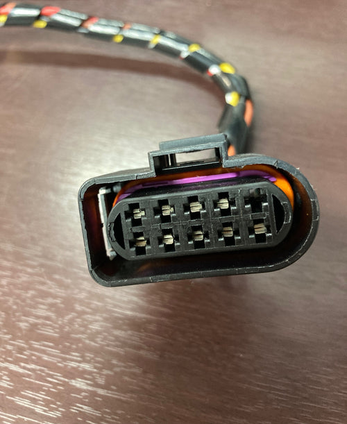 Connector/Pigtail Headlight ,Fits Peterbilt 579/587