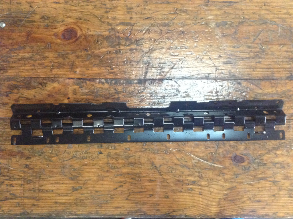 Door Hinge LH & RH fits Freightliner Fld 120 and Classic Door Hinge LH & RH fits Freightliner Fld 120 and Classic