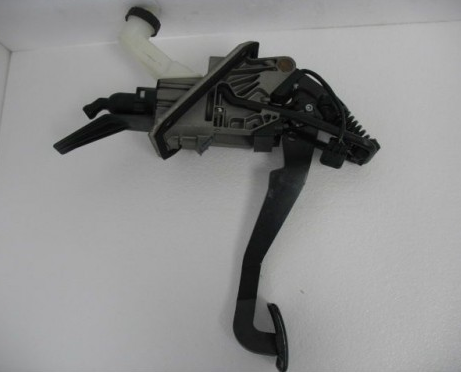 CLUTCH PE2093T - Clutch Control Hydraulic Subassembly (Clutch Pedal Freigthliner Cascadia)