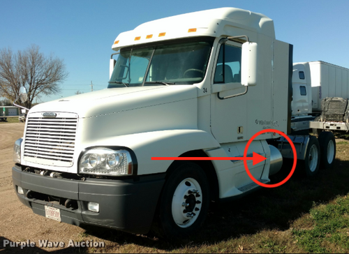 End Chassis Fairing  Freigthliner Century and Columbia Left Side 2007 and older COWL