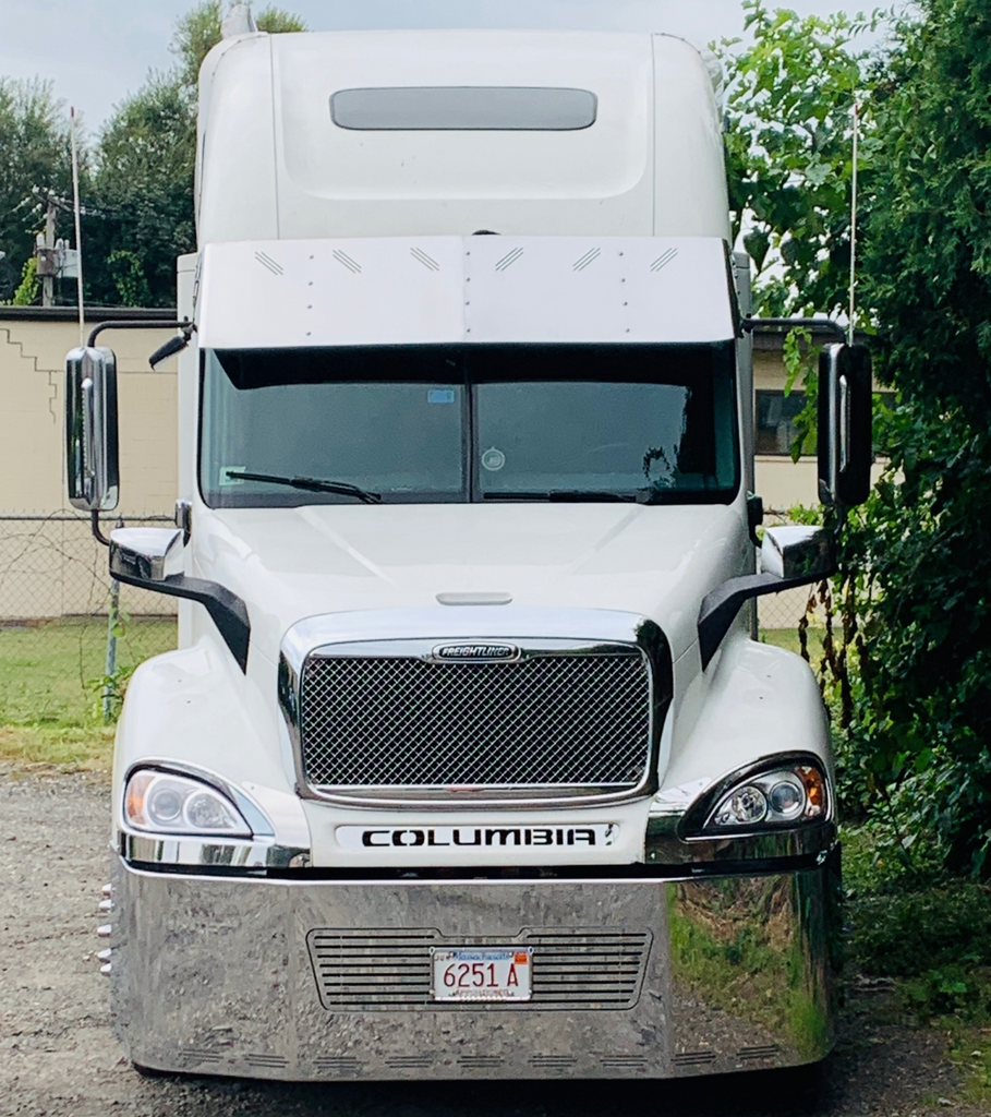 Left - Driver Side Bumper End For 2002-2011 Freightliner Columbia 2007 Left - Driver Side Bumper End For 2002-2011 Freightliner Columbia 2007