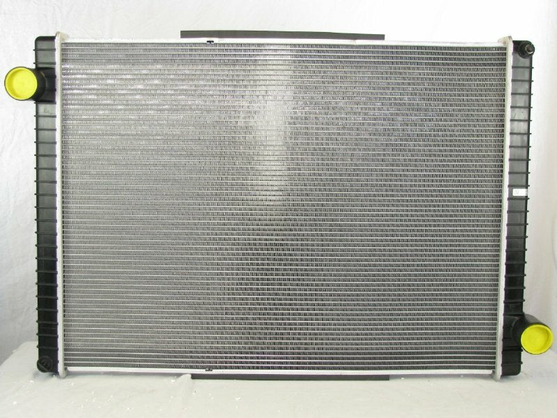 Pet30 Radiator Radiator Plastic Tank, Aluminum Core fits Peterbilt 330, 385, 379, 387 ...