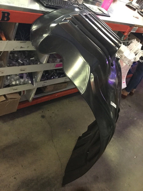 Front Right  Side Tire Splash Guard, Freightliner  Century and Columbia 2005 +