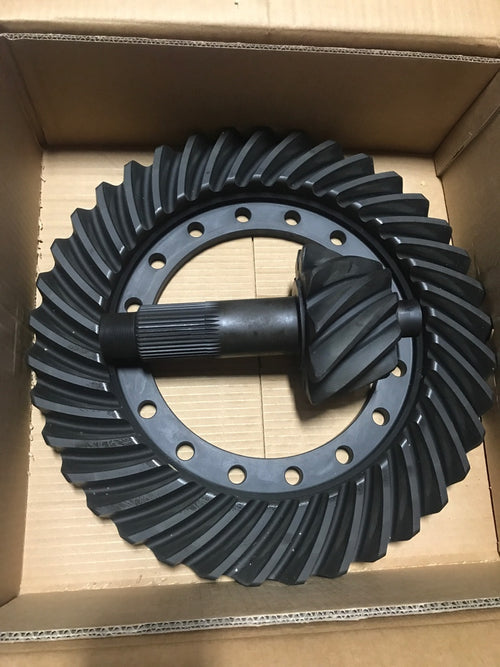 Gear Set Single Reduction Ratio: 3.70 for Eaton RD / RS 461 521 / 581 / 601 Ring Gear: 37 Teeth Pinion Gear: 2.100in Spline Diameter x 41 Spline Teeth x 10 Teeth Drivetrain Differential Application Top